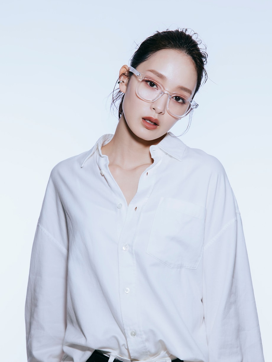 02 LOOK closer